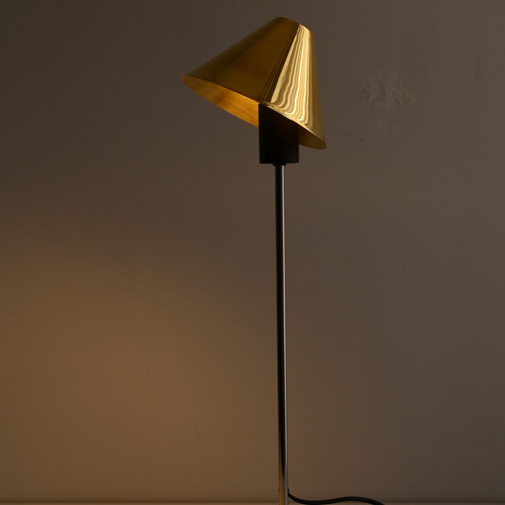 Modern Adjustable Cone Table Lamp - 16 01-real-square-DSC-4463