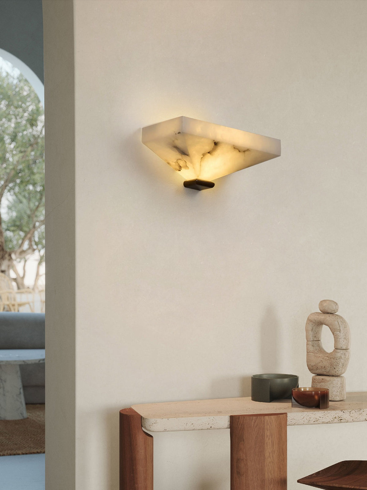 Modern Snowflake Alabaster Faceted Wall Sconce in Dark Bronze - 01 01-scene-entry