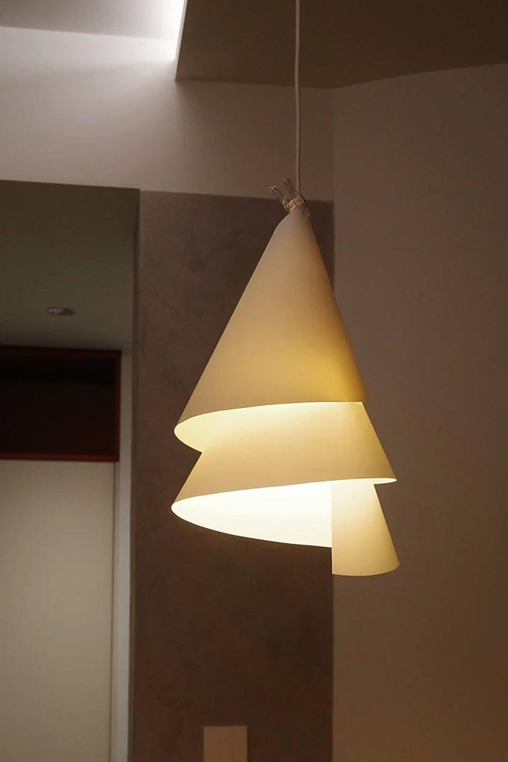 Willydilly Spiral Pendant Light installed scene 01 source main lit room