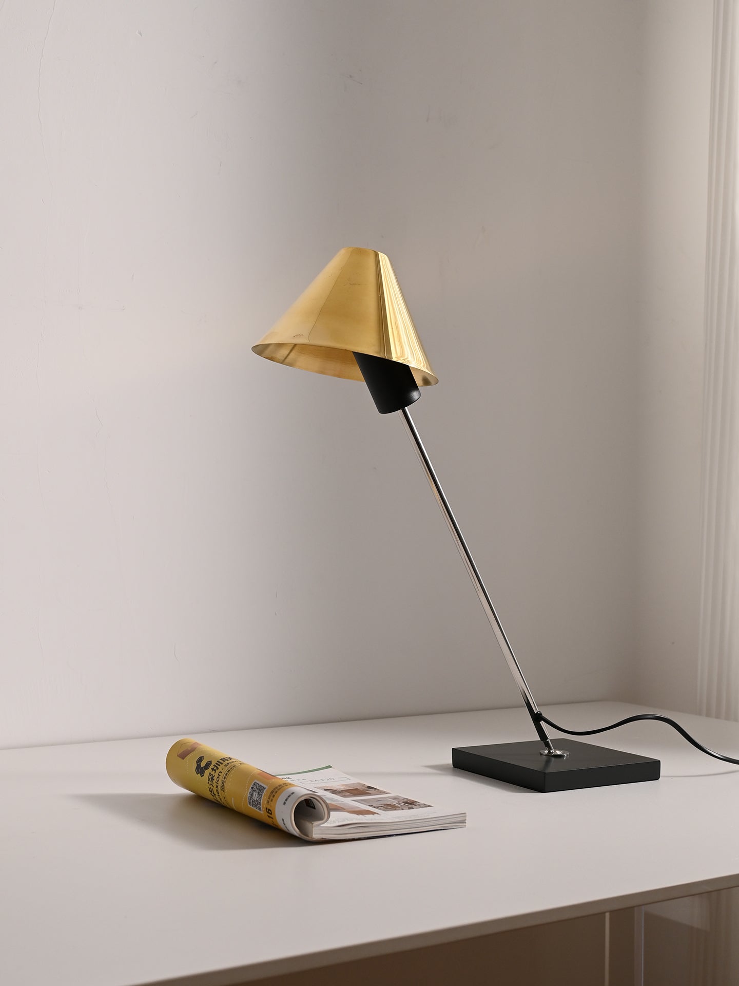 Modern Adjustable Cone Table Lamp - 12 01-source-scene-1