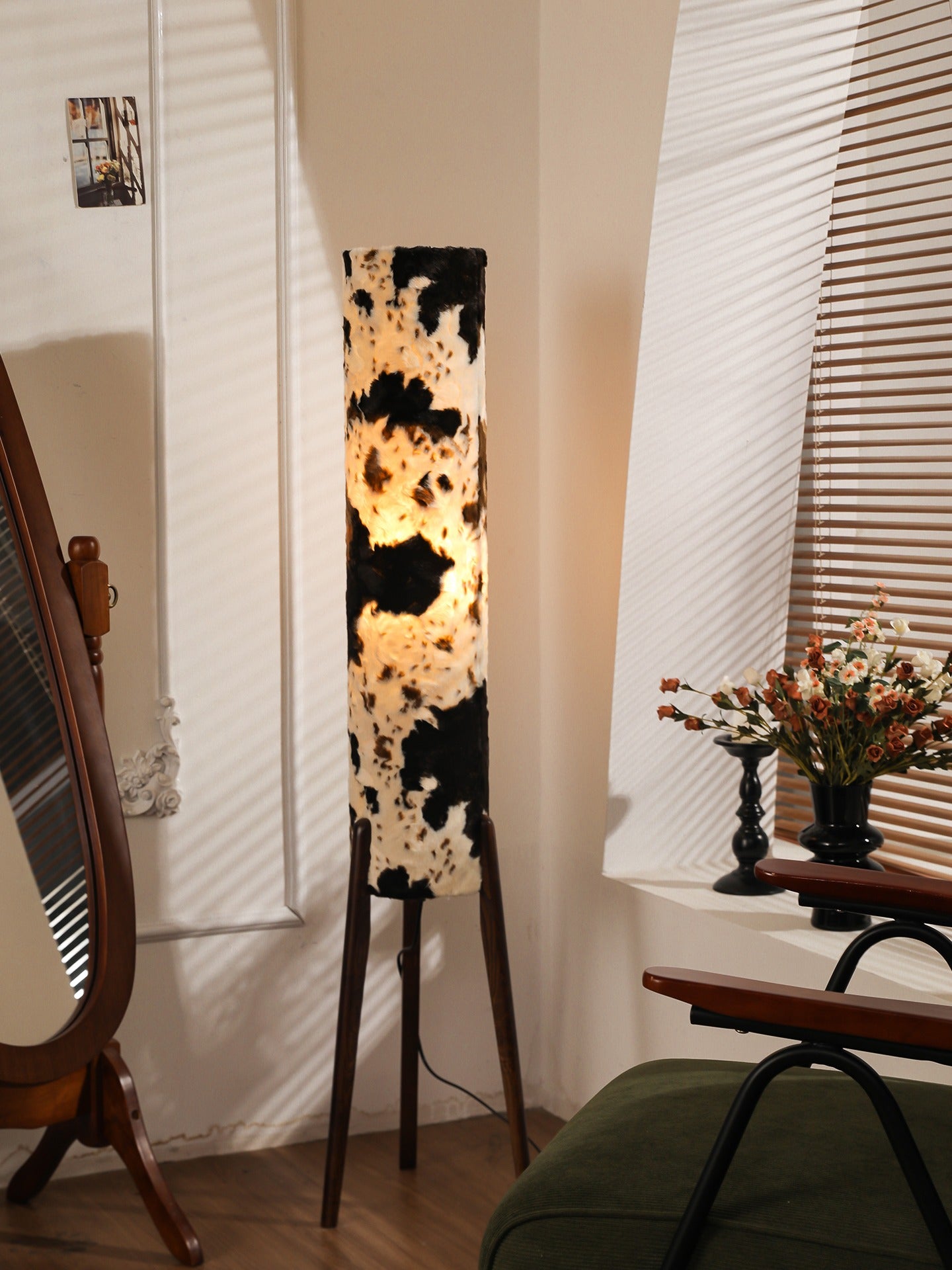 Modern Cowhide Cylinder Floor Lamp - 02 01-source-scene-1