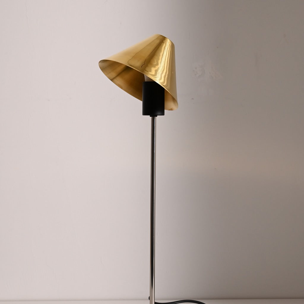 Modern Adjustable Cone Table Lamp - 17 02-real-square-DSC-4469