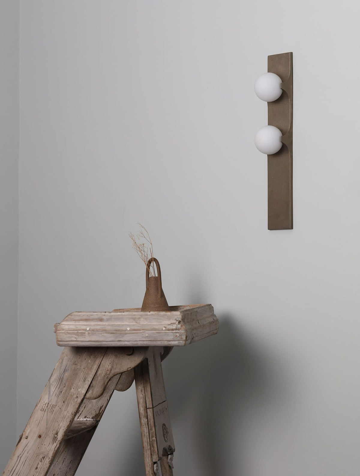Modern Bronze Glass Globe Linear Wall Sconce - 02 02-scene-bronze-glass-globe-linear-wall-sconce-bedroom