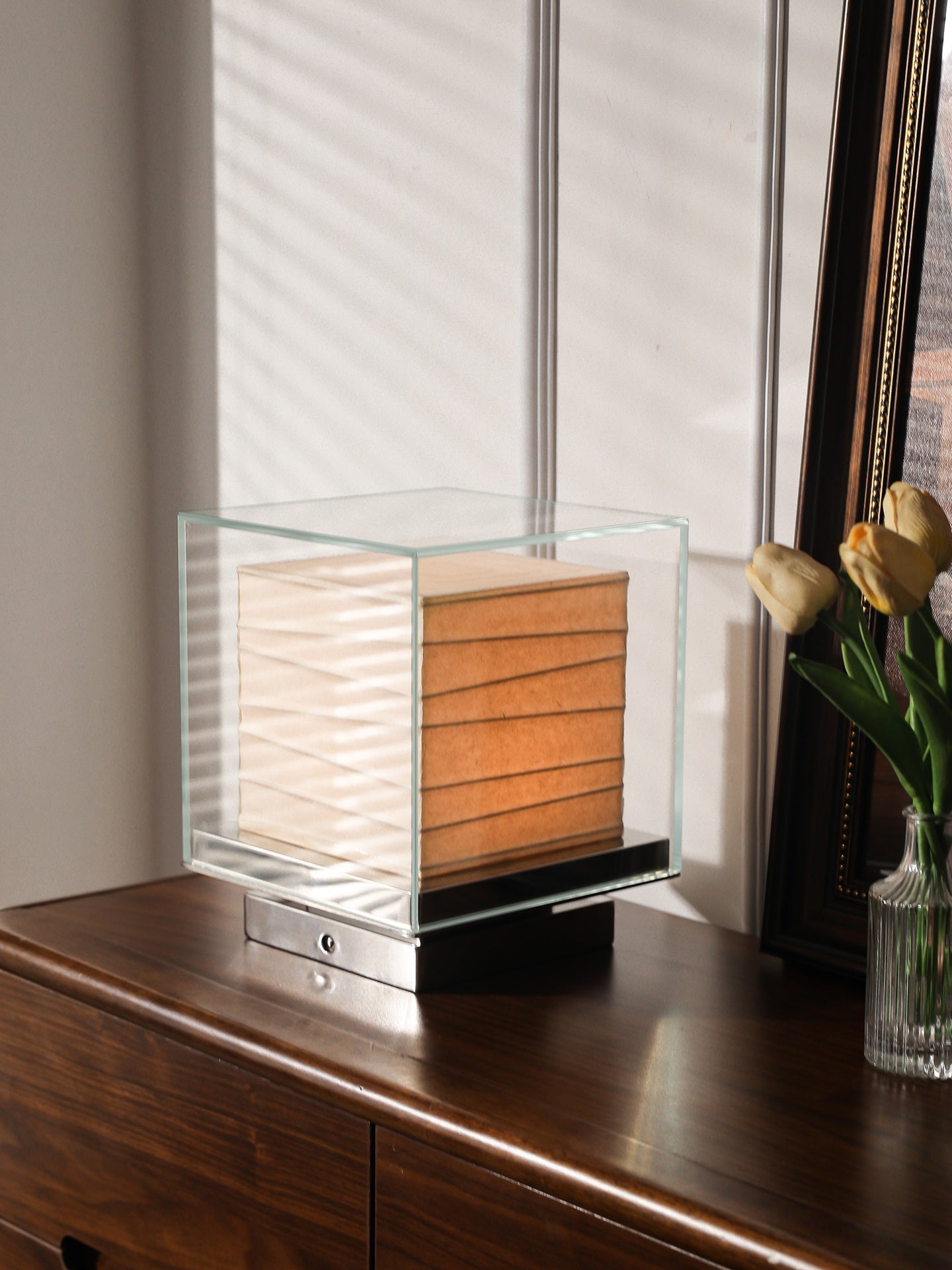 Modern Square Glass Table Lamp - 03 02-source-scene-2