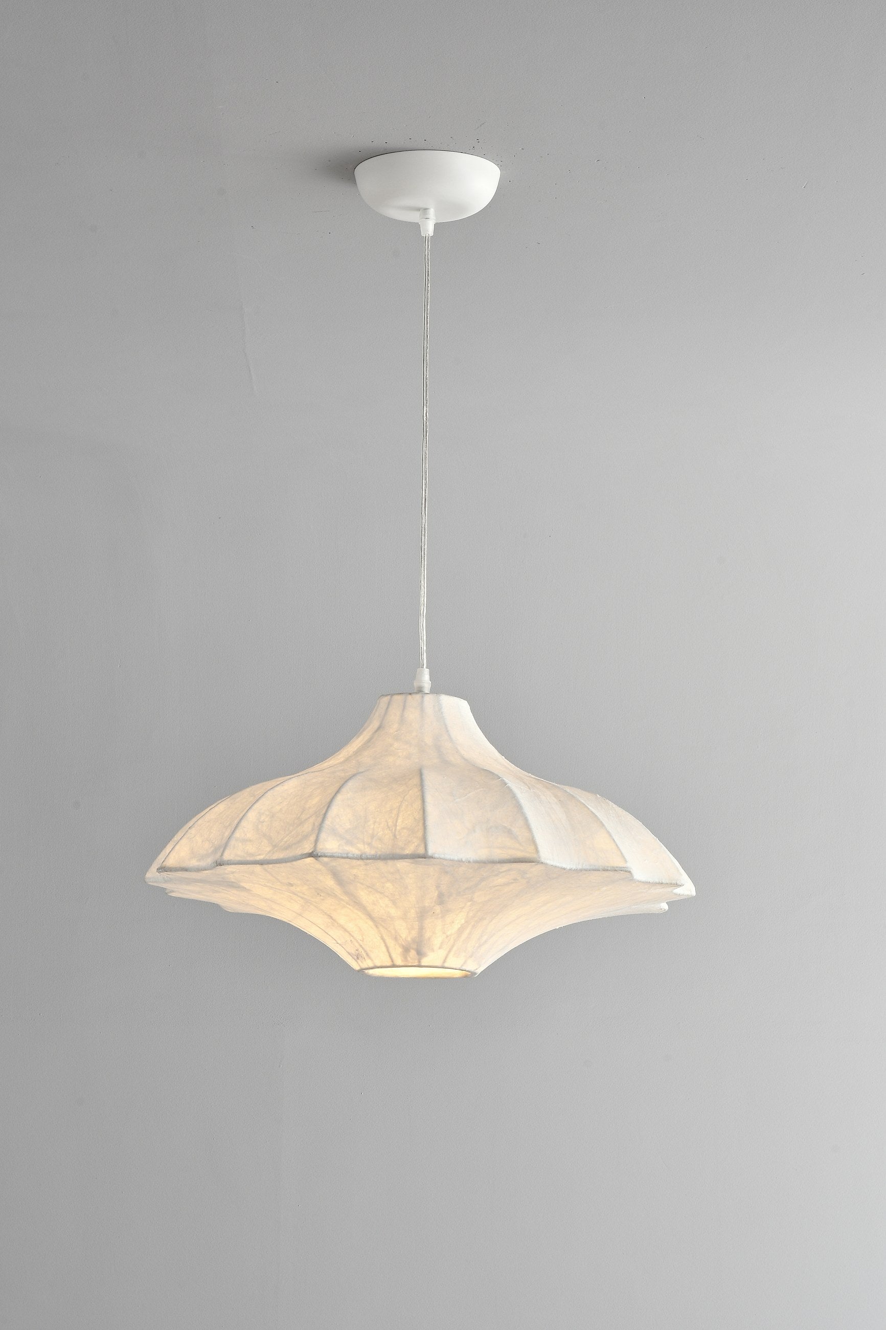 Handmade Mulberry Silk Lotus Pendant Light in White - 04 04-product-real-lotus-pendant-lit-front