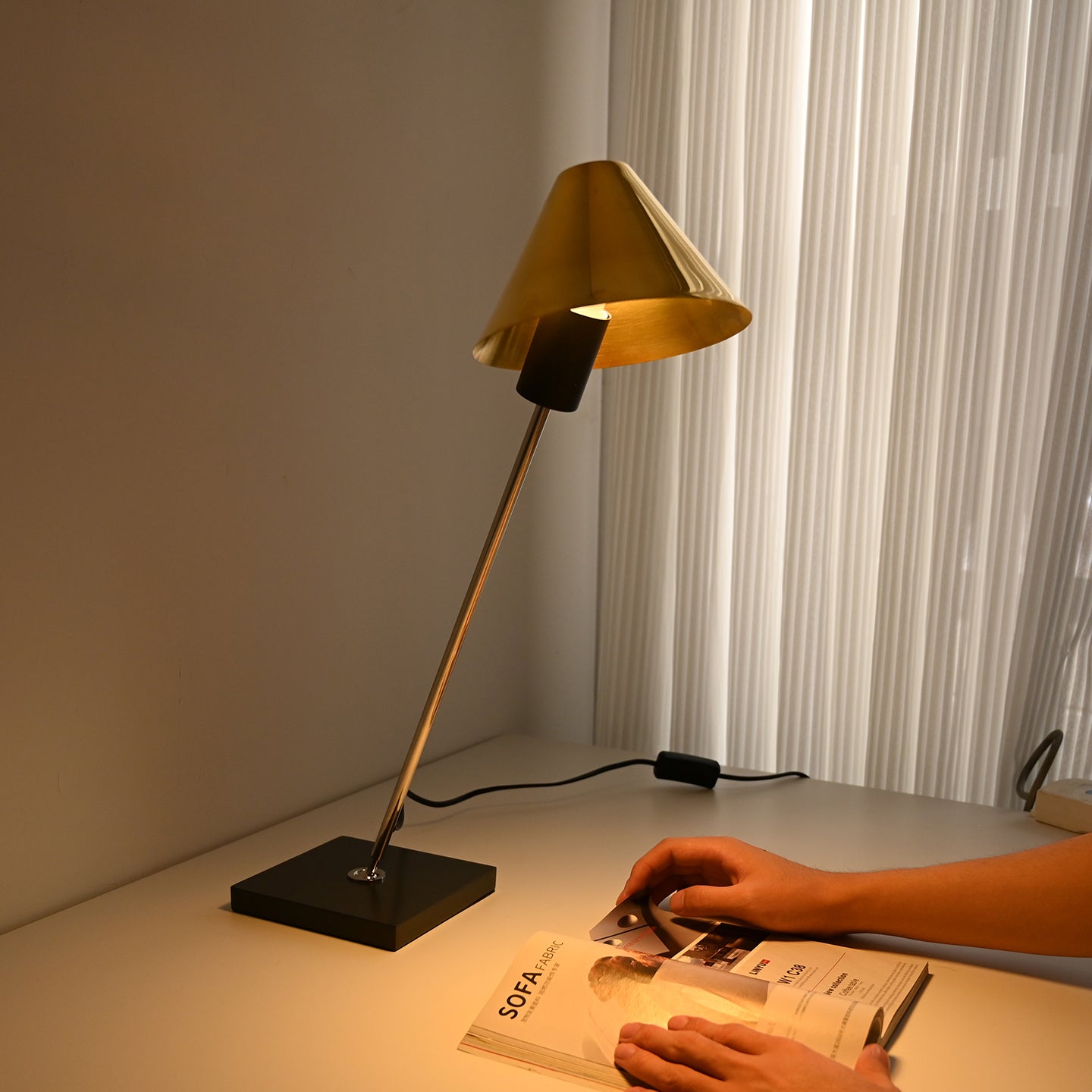 Modern Adjustable Cone Table Lamp - 15 04-source-scene-4