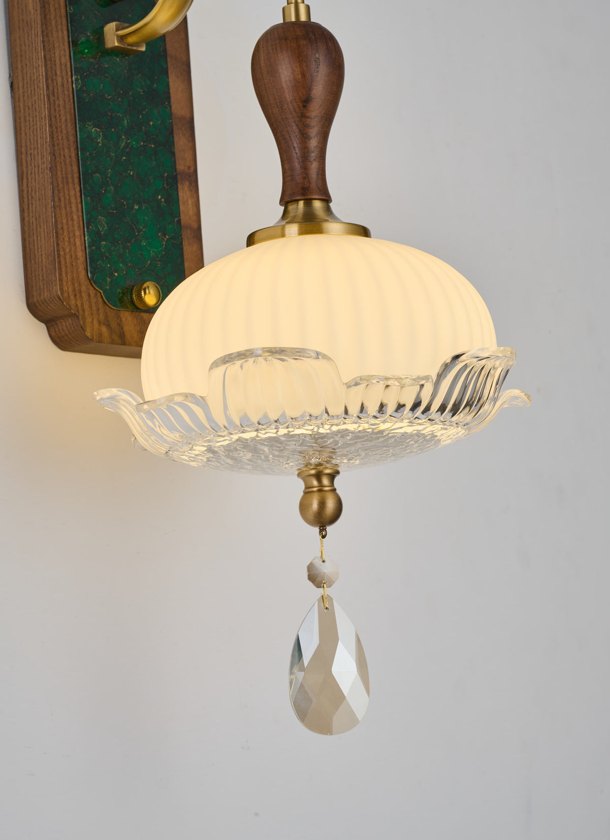 Supplier real detail 1 of the Virdelune shallow fluted bowl wall sconce