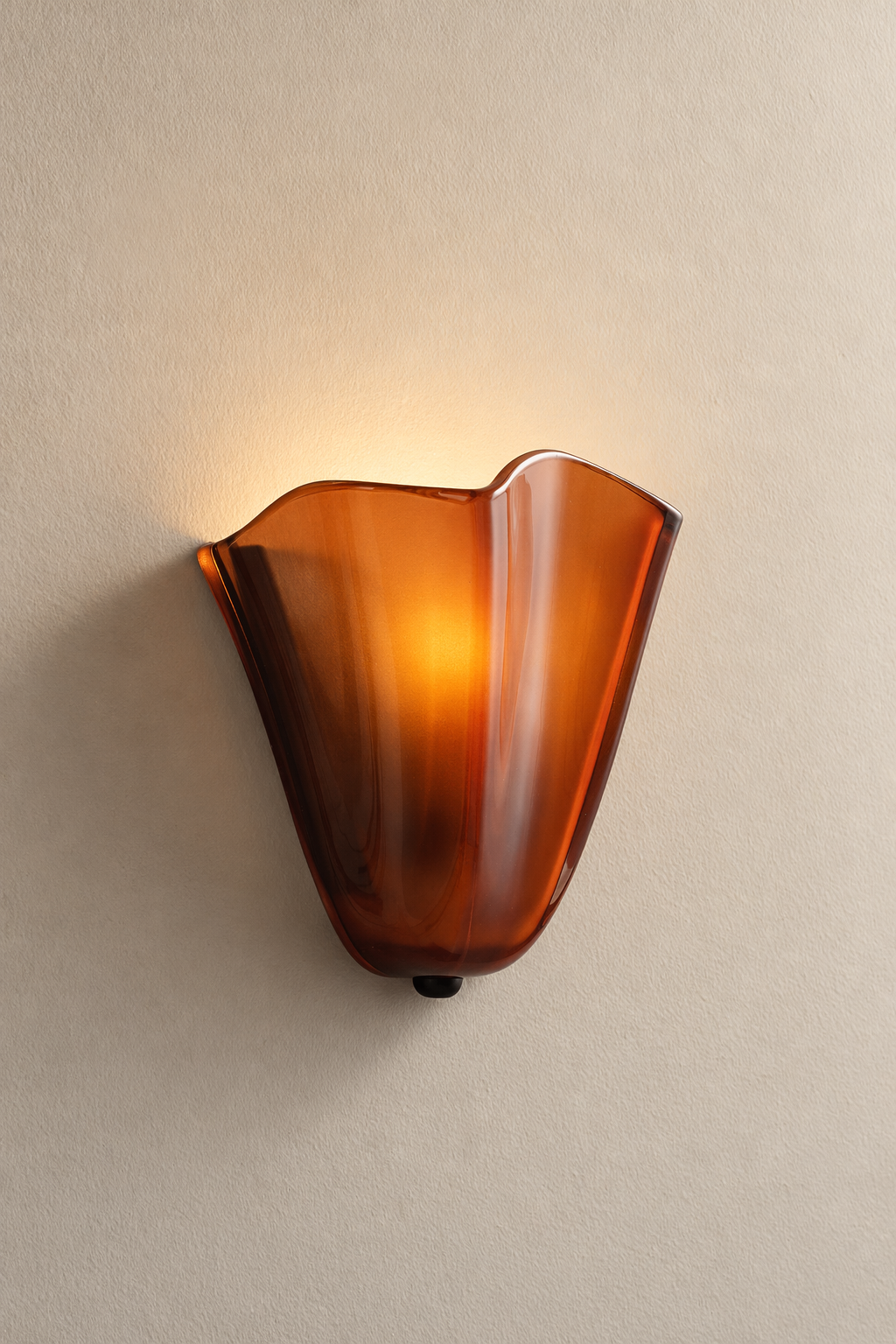 Modern Shell Petal LED Wall Sconce - 06 06-product-front-daylight