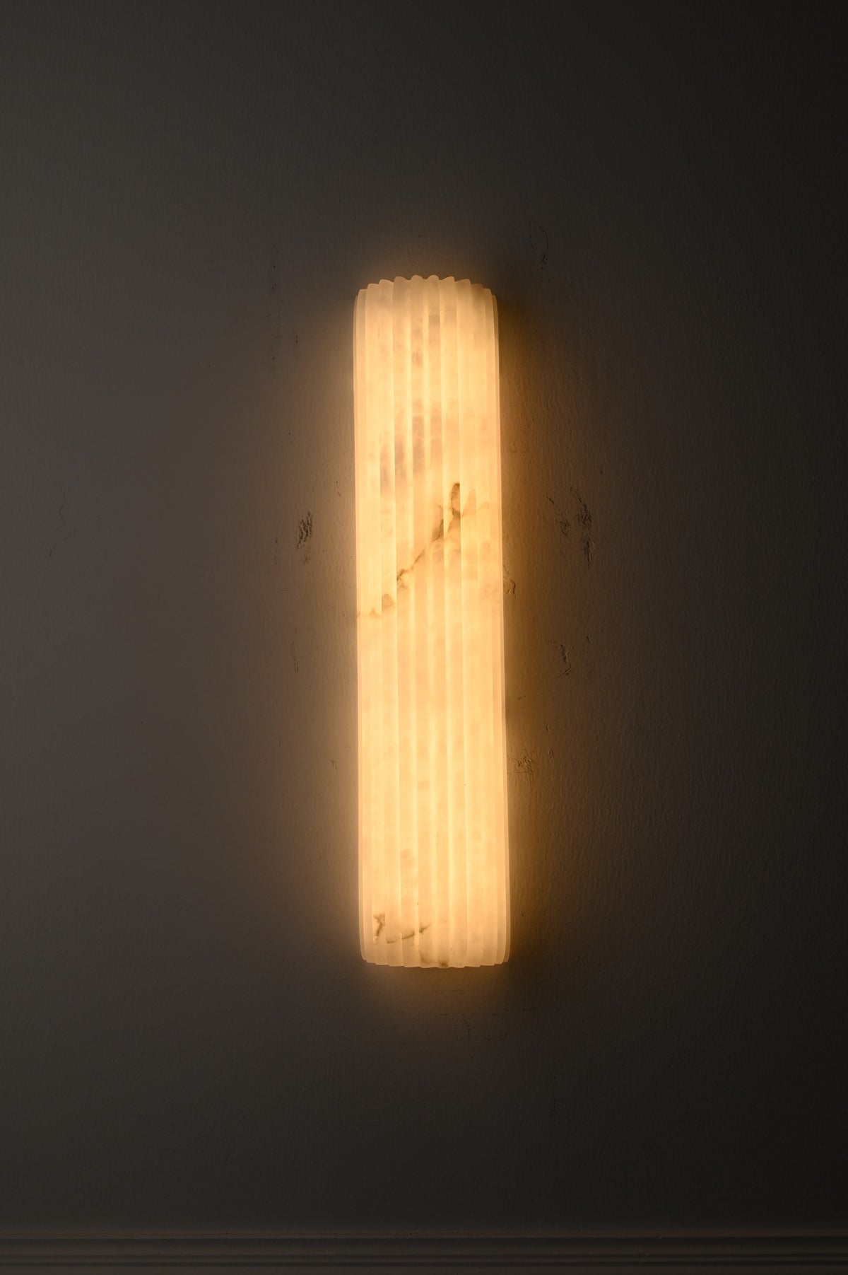 Modern Fluted Alabaster Wall Sconce - 06 real photo 2