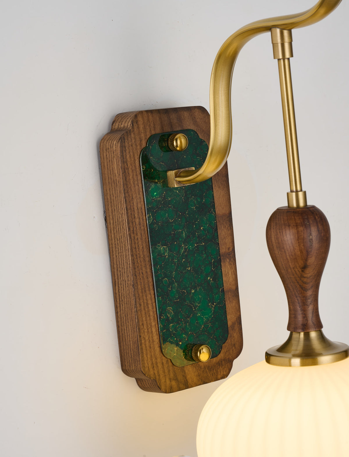 Supplier real detail 3 of the Virdelune shallow fluted bowl wall sconce