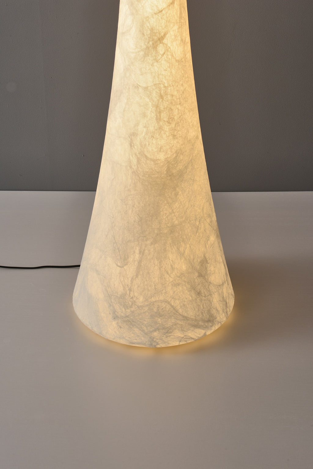 Handmade Mulberry Silk Hourglass Floor Lamp in White - 07 07-detail-silk-hourglass-floor-lamp-base-glow