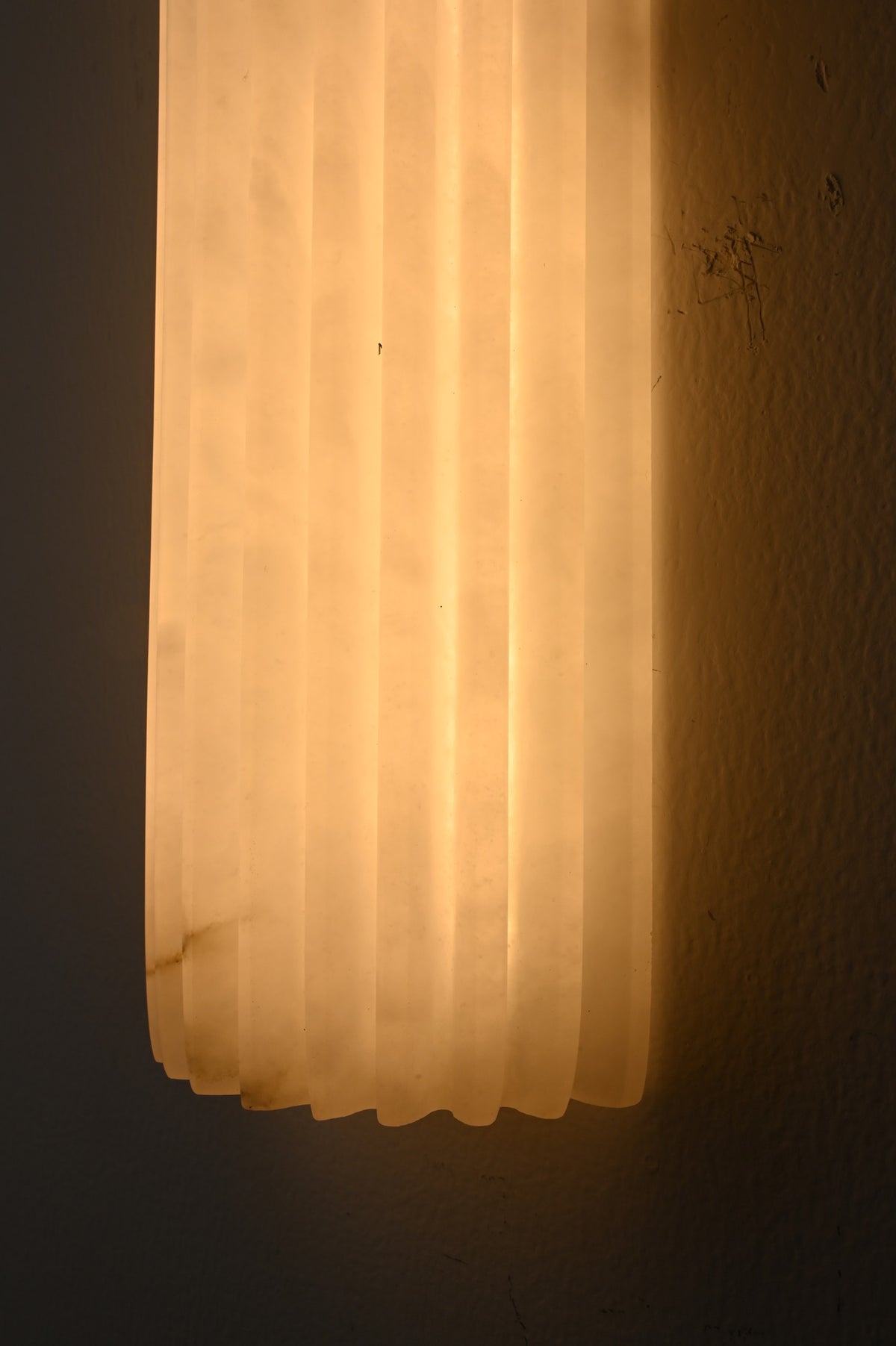 Modern Fluted Alabaster Wall Sconce - 07 real photo 3