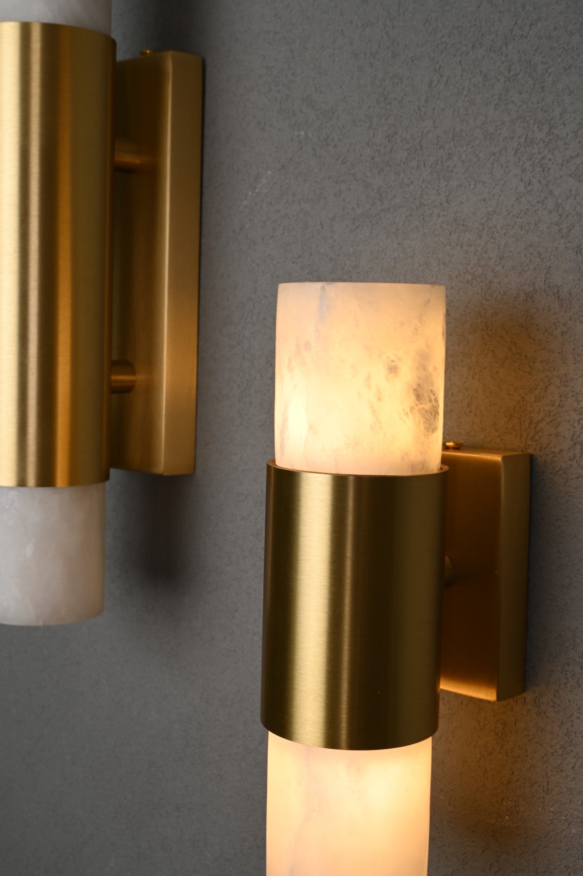 Modern Alabaster Slim Cylinder Wall Sconce - 07 07-real-side-lit