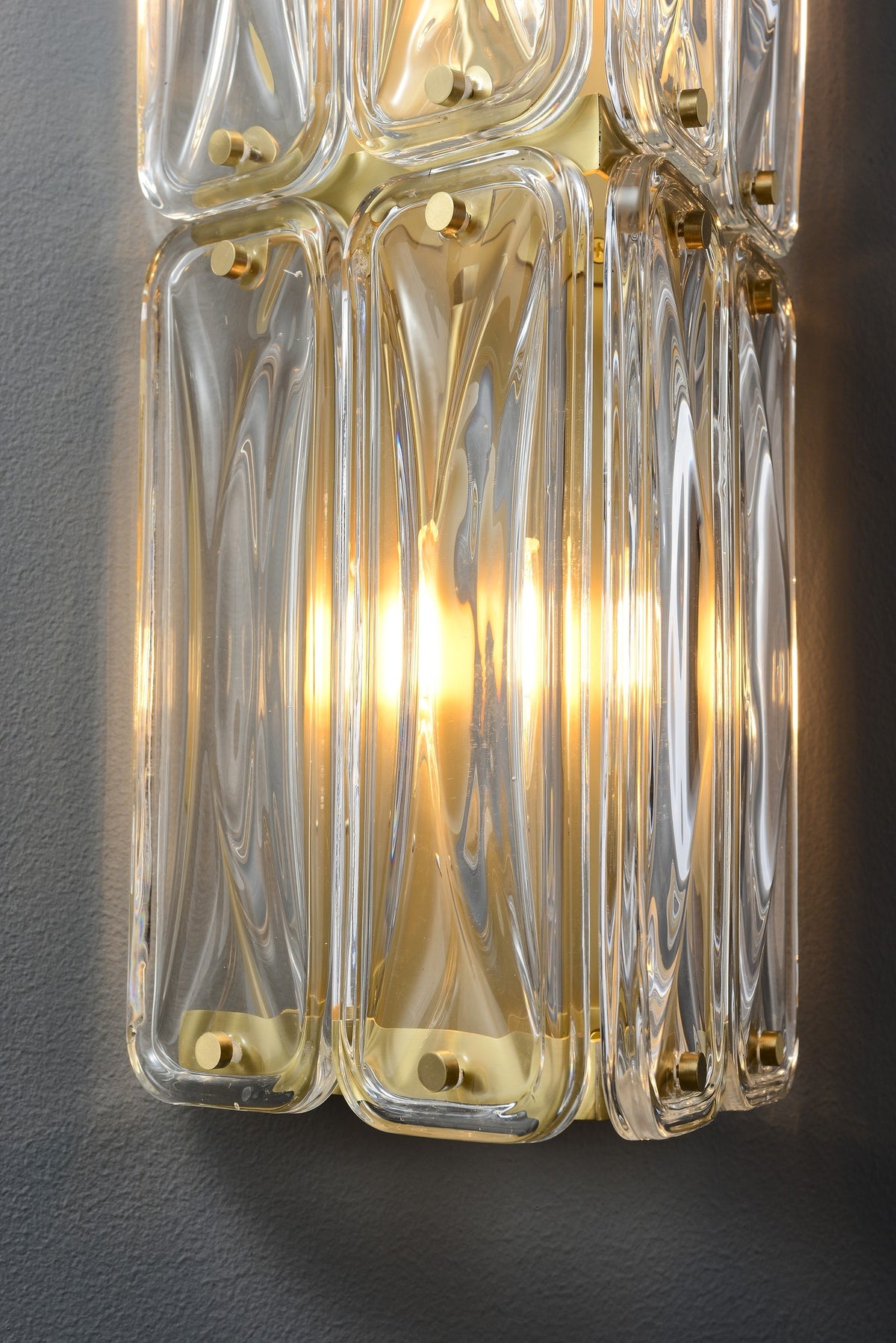 Modern Crystal Glass Wall Sconce - 08 08-detail-long-crystal-glass-wall-sconce-lit
