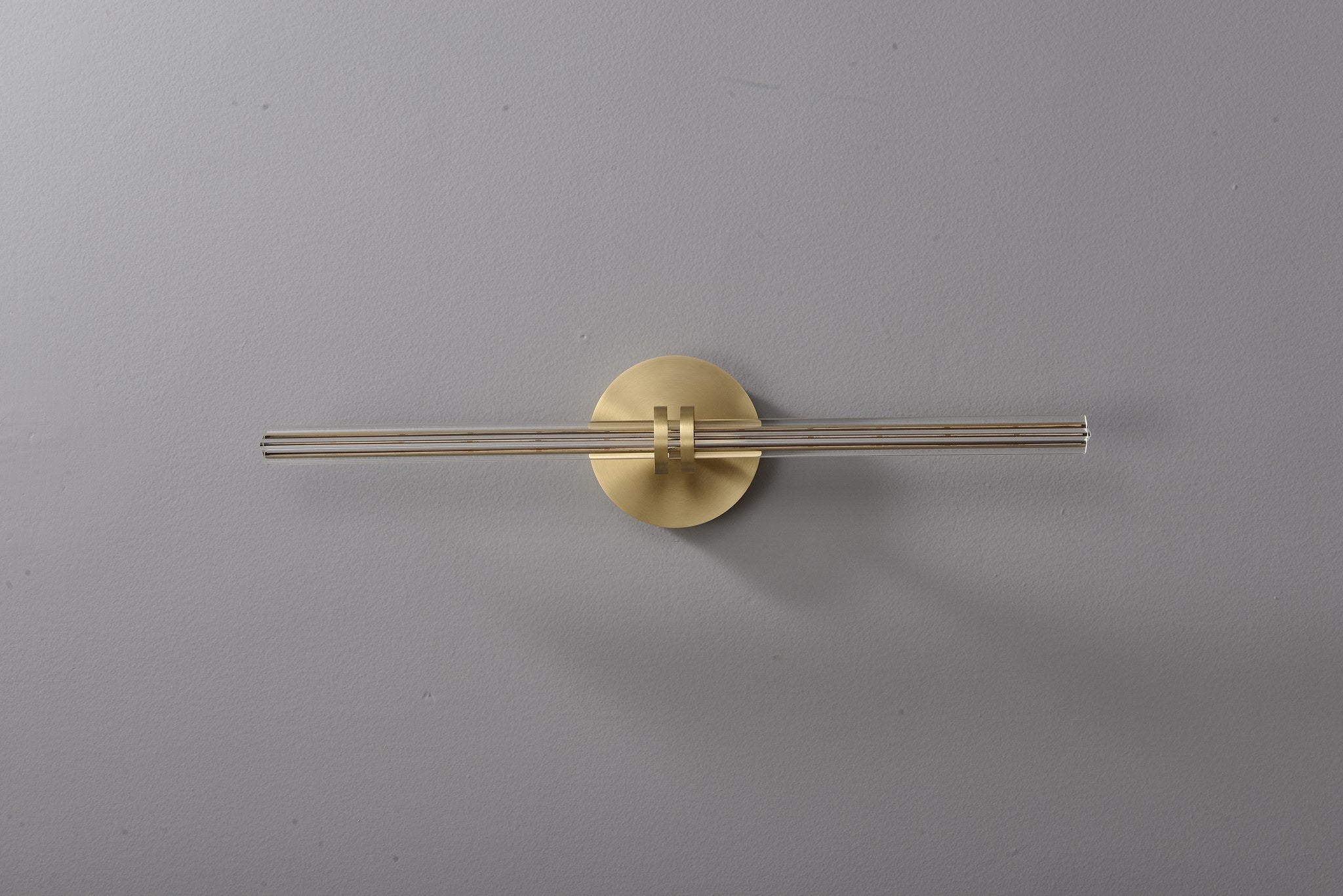 Modern Crystal Glass Linear Wall Sconce in Natural Brass - 08 08-real-shot-linear-wall-sconce-glass-detail