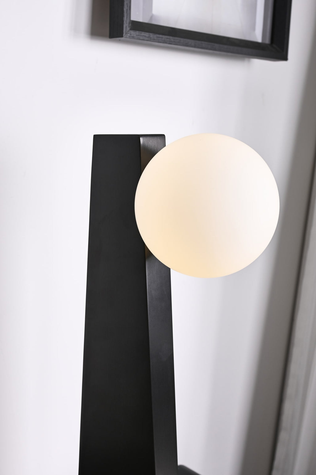 Modern Tapered Globe Table Lamp - 08 08-real-shot-tapered-globe-table-lamp-globe-detail