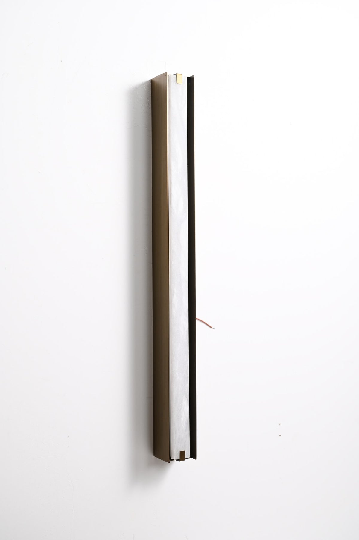Modern Alabaster Linear Wall Sconce in Antique Brass - 08 08-real-shot-wall-sconce-alabaster-texture