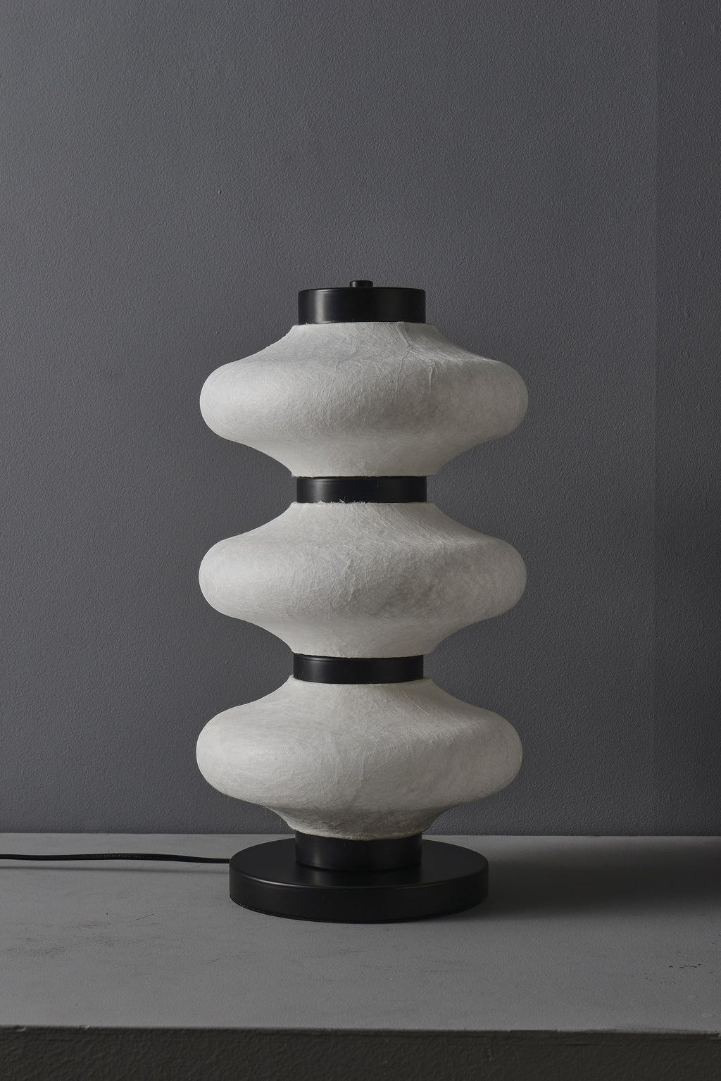 Modern Mulberry Silk Stacked Table Lamp in Matte Black and White - 09 09-detail-base