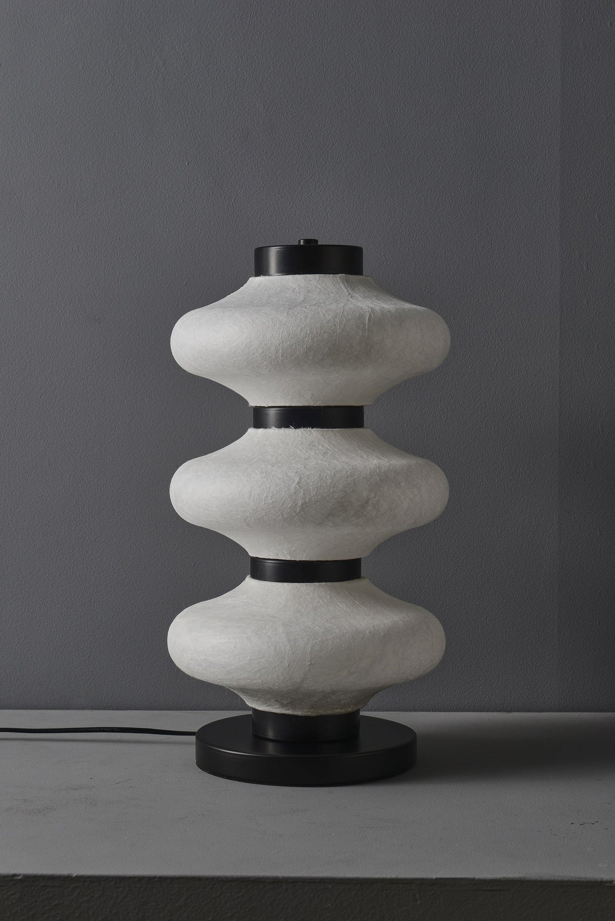 Modern Mulberry Silk Stacked Table Lamp in Matte Black and White - 09 09-detail-base