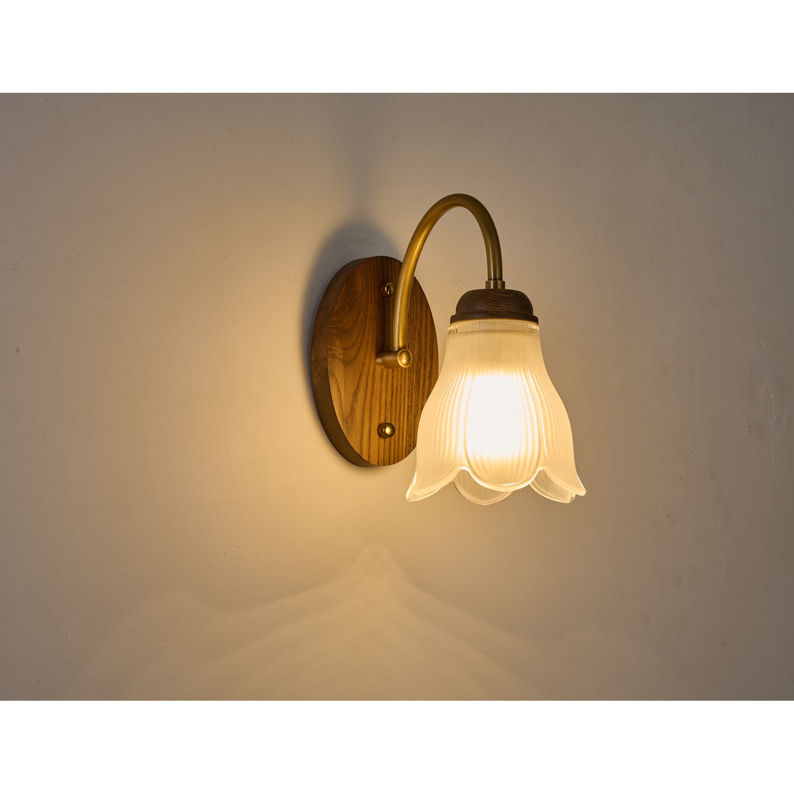 Supplier real three-quarter product photograph of the wall sconce