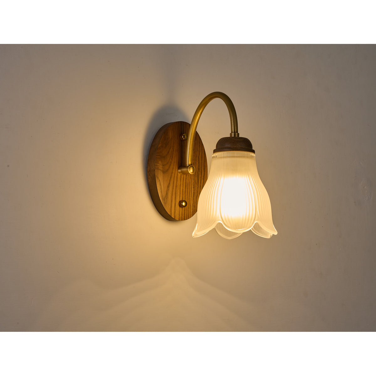 Supplier real three-quarter product photograph of the wall sconce
