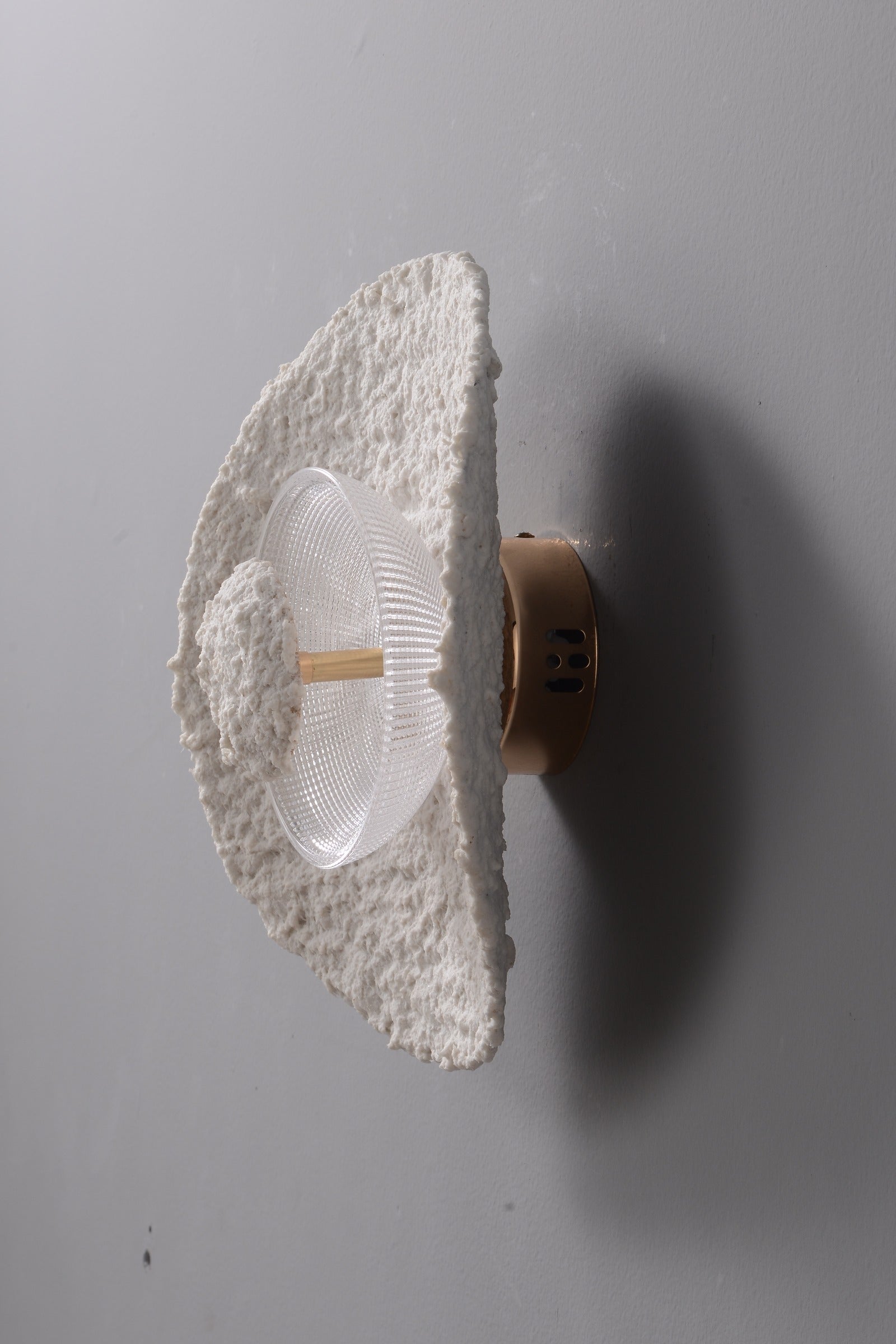 Textured Alabaster Disc Wall Sconce - 22 09-real-detail-6