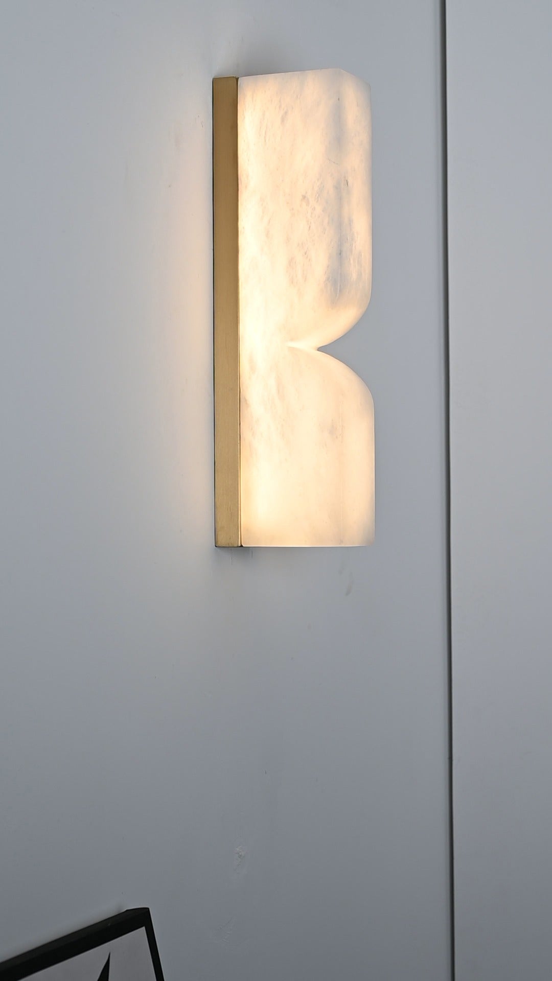 Modern Spanish Alabaster Linear Wall Sconce in Natural Brass - 09 real photo 3