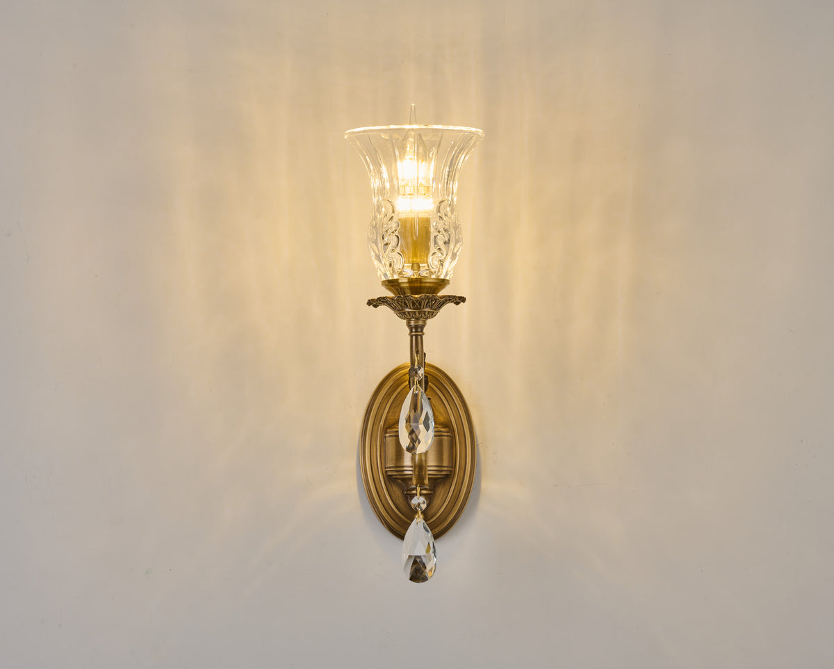 Supplier real alternate angle of the complete Vitrelaine one-light wall sconce