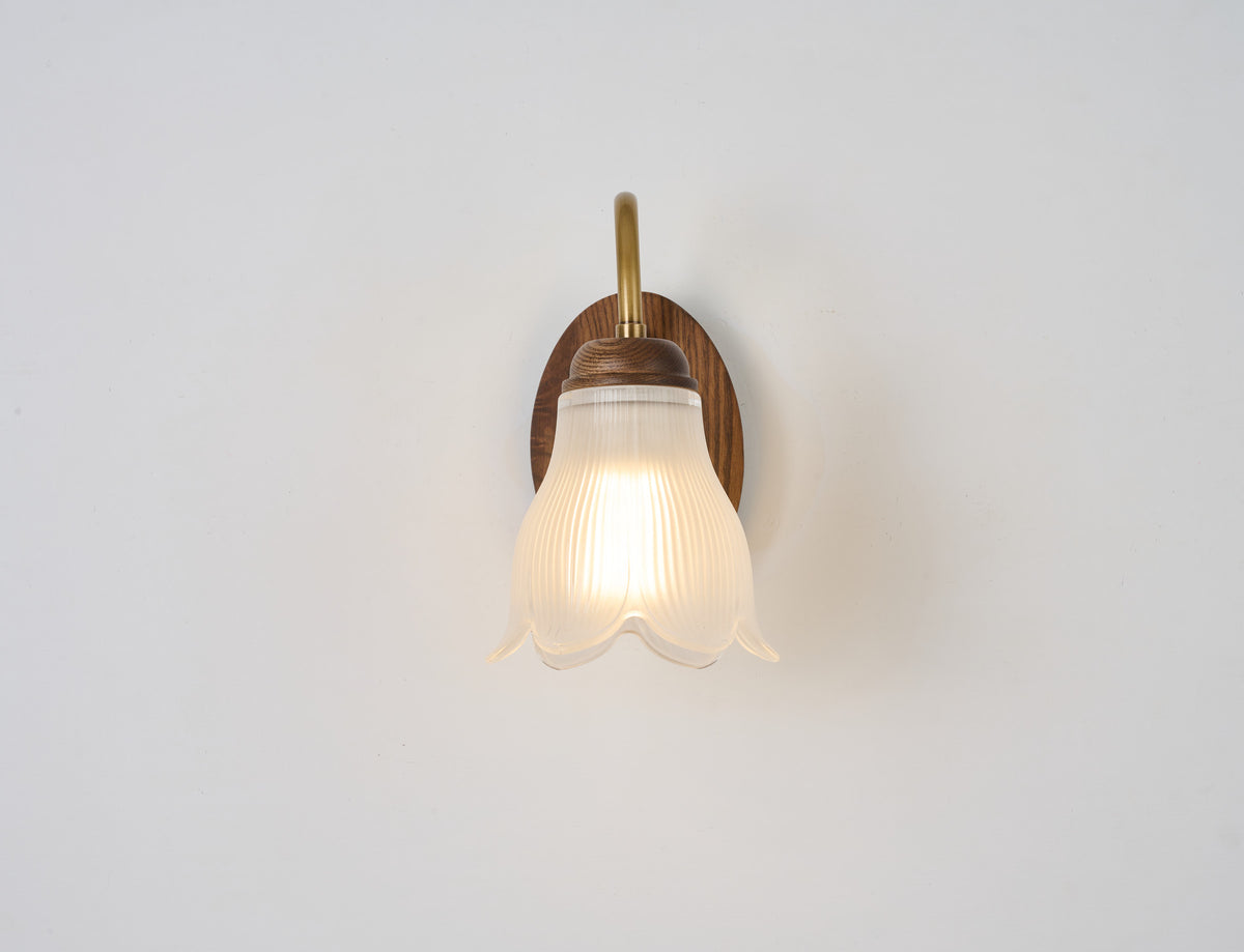 Cloveraine Fluted Petal Glass Wall Sconce supplier real complete product photograph 1 for AL-GINX-5917-1B
