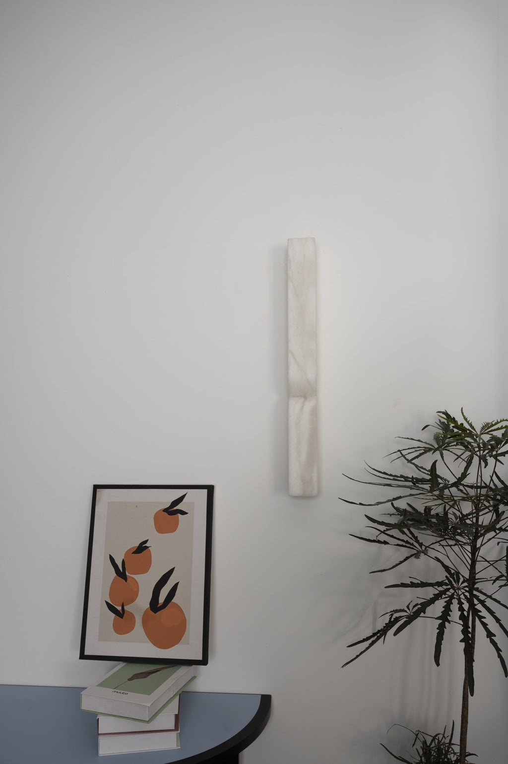 Modern Spanish Alabaster Linear Wall Sconce in Natural Brass - 10 real photo 4
