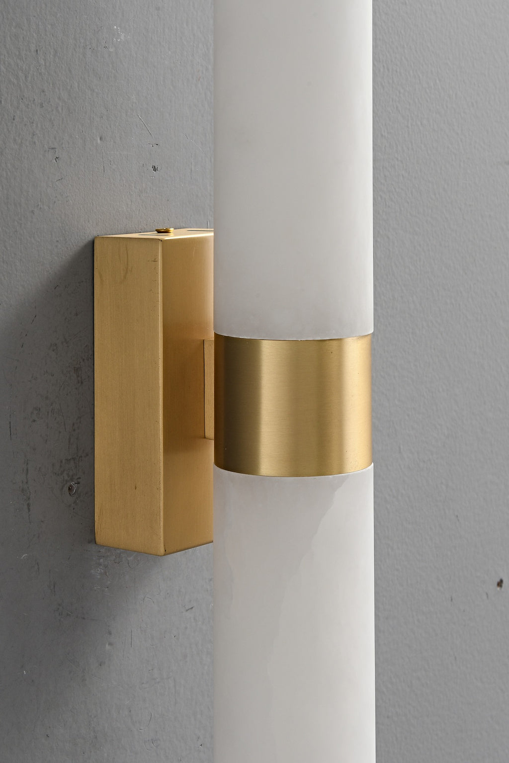 Modern Snowflake Alabaster Cylinder Wall Sconce in Natural Brass - 10 real photo 6