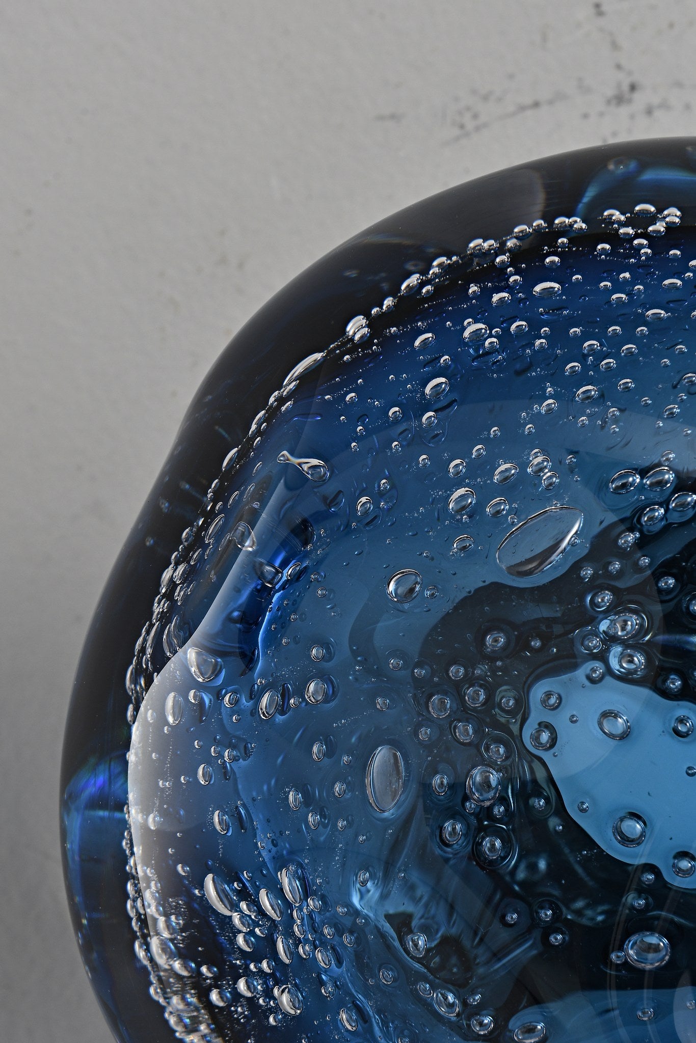 Modern Crystal Glass Globe Wall Sconce - 10 10-real-shot-crystal-glass-globe-wall-sconce-texture