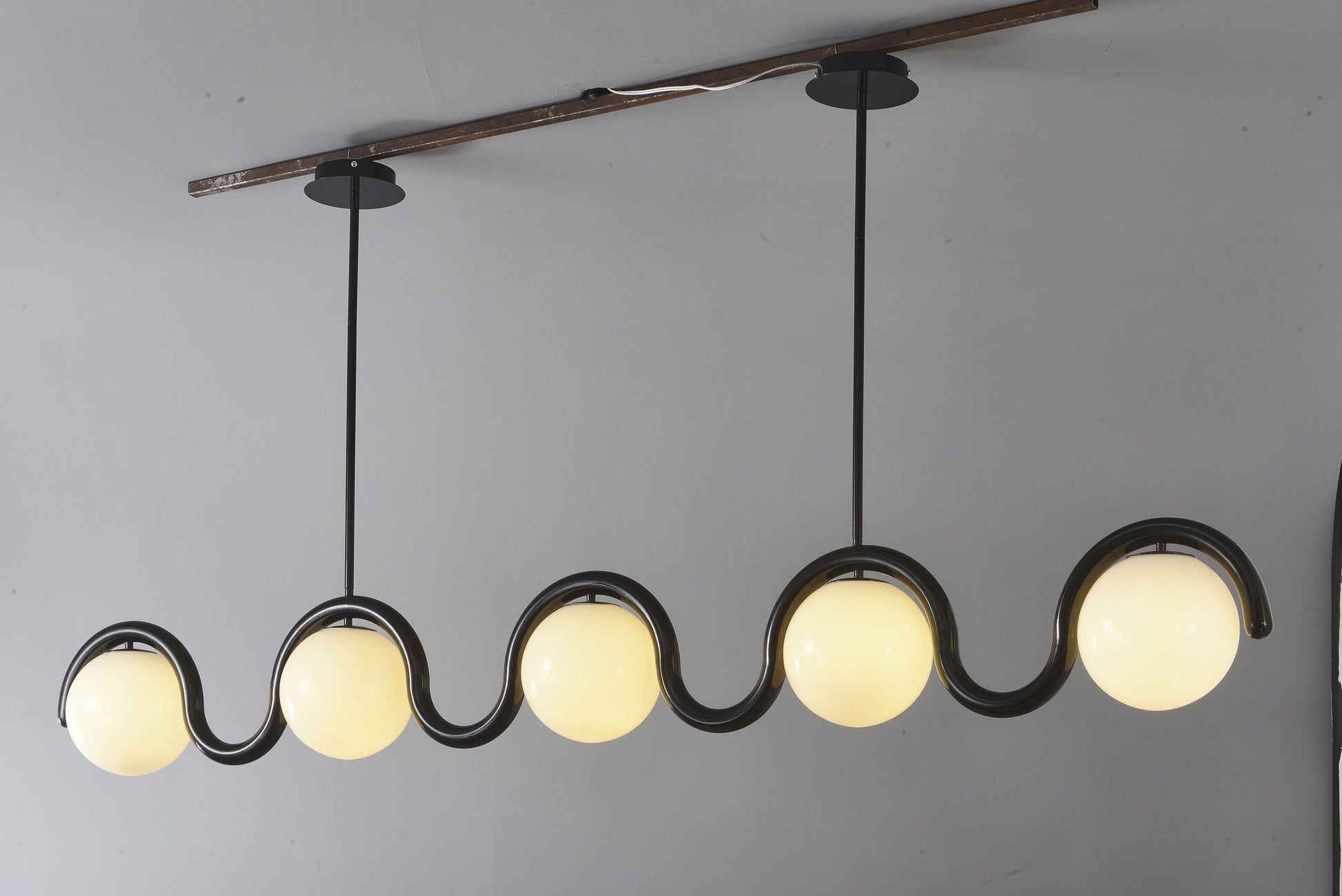 Colorful Wave Linear Globe Pendant Light - 23 12-real-detail-6