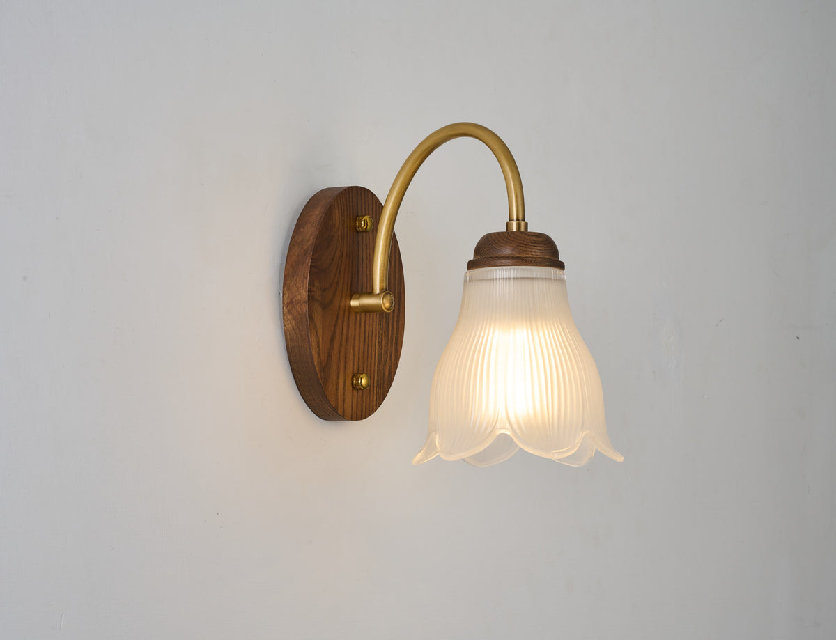 Cloveraine Fluted Petal Glass Wall Sconce supplier real complete product photograph 3 for AL-GINX-5917-1B