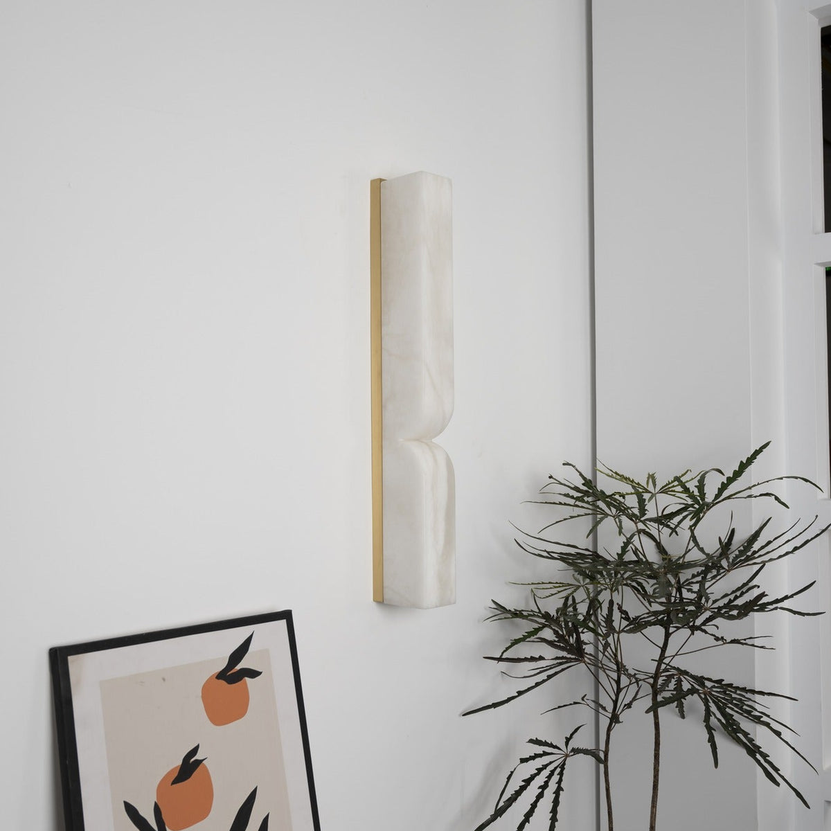 Modern Alabaster Linear Wall Sconce in Natural Brass - 12 real photo 6