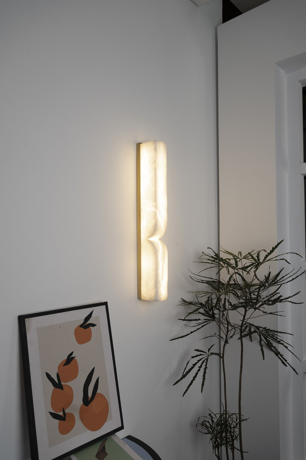 Modern Spanish Alabaster Linear Wall Sconce in Natural Brass - 13 real photo 7