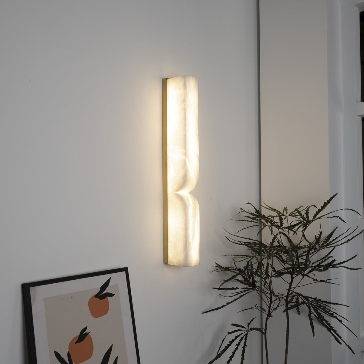 Modern Alabaster Linear Wall Sconce in Natural Brass - 13 real photo 7