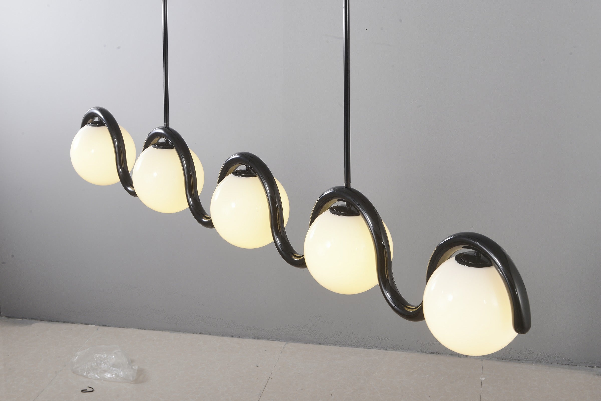 Colorful Wave Linear Globe Pendant Light - 26 15-real-detail-9
