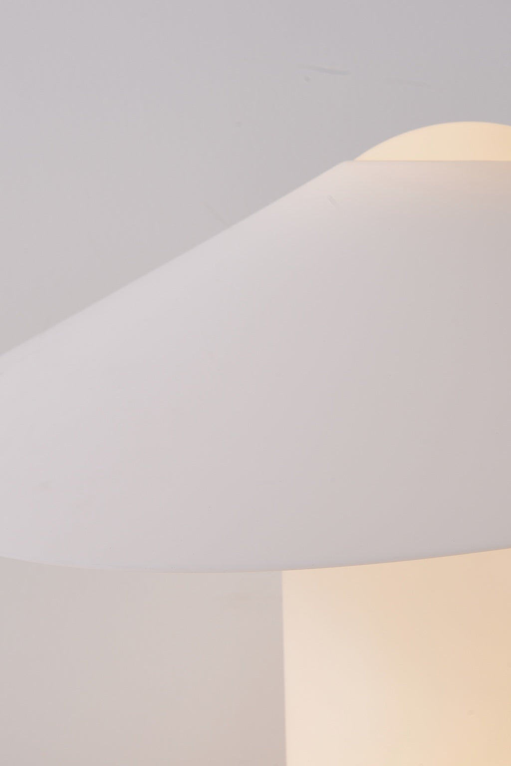 Velaire Sculptural Wing Table Lamp detail real view 13