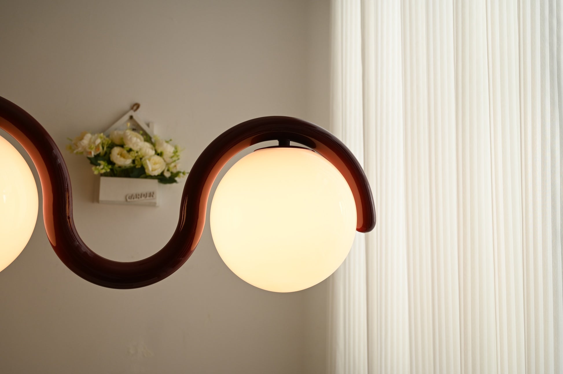 Colorful Wave Linear Globe Pendant Light - 29 18-real-detail-12