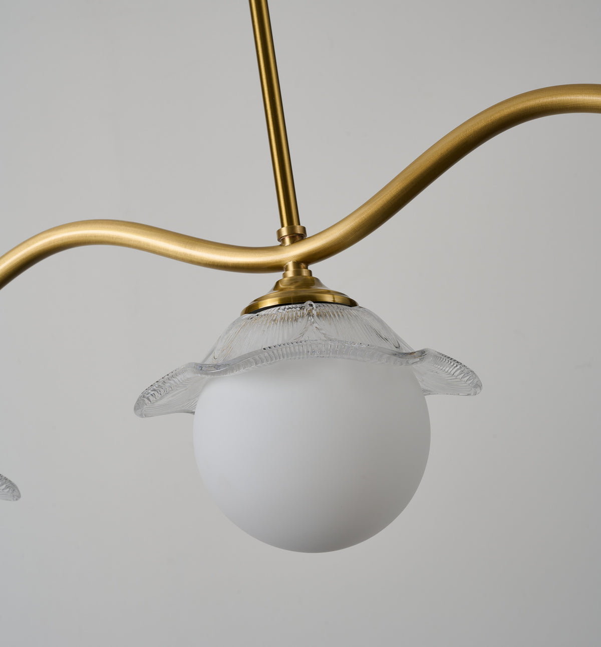 Mirelune Opal Globe Linear Chandelier supplier real product detail photograph 2