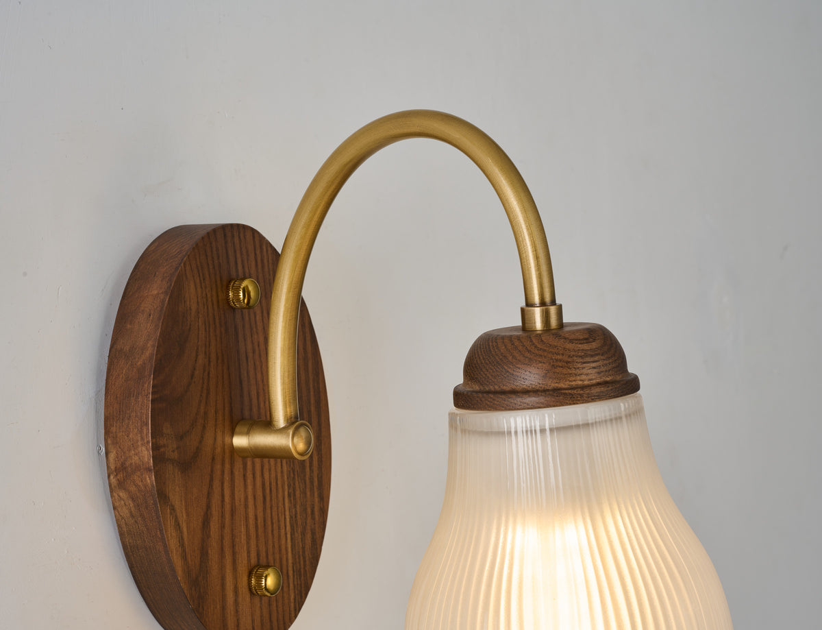 Cloveraine Fluted Petal Glass Wall Sconce supplier real product detail photograph 3
