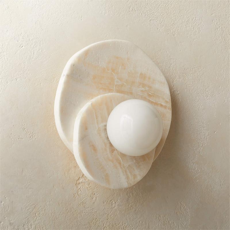 Astr Layered Stone Globe Wall Sconce — D 25cm x W 15cm x H 28cm / ∅ 9.8″ x W 5.9″ x H 11″; Beige Straight Onyx