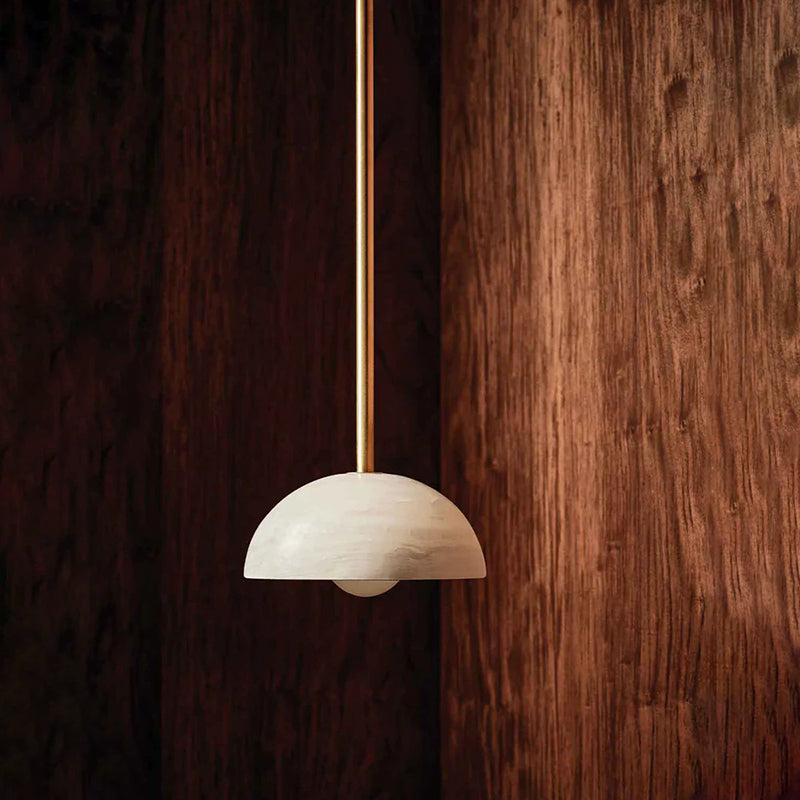 Aurelia Onyx Pendant Light — D 17cm x H 81.5cm / ∅ 6.7″ x H 32″; White Onyx; Brass suspension rod