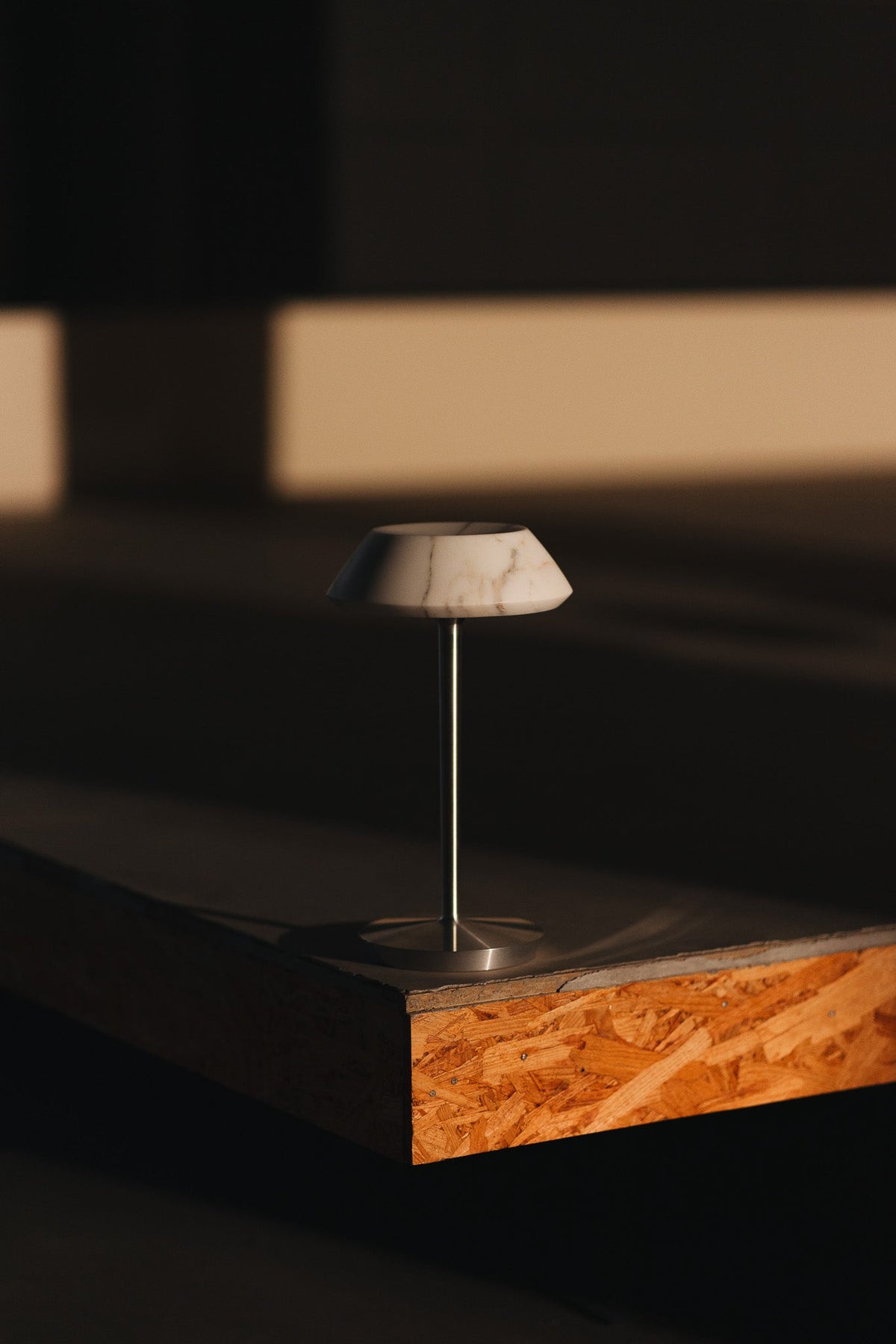 Mini Fiore Marble Rechargeable Table Lamp — AL-ST0127 — product view 2
