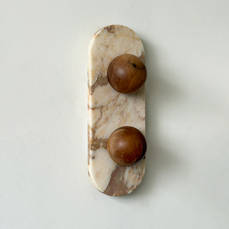 Gramercy Marble Globe Wall Sconce — D 16cm x H 44cm / ∅ 6.3″ x H 17.3″; Beige & Brown Alabaster