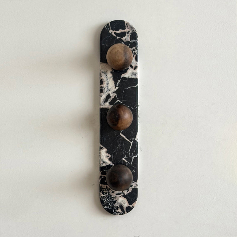 Beatrice Marble Globe Wall Sconce — D 12cm x H 60cm / ∅ 4.7 x H 23.6″; Black & Tobacco Alabaster