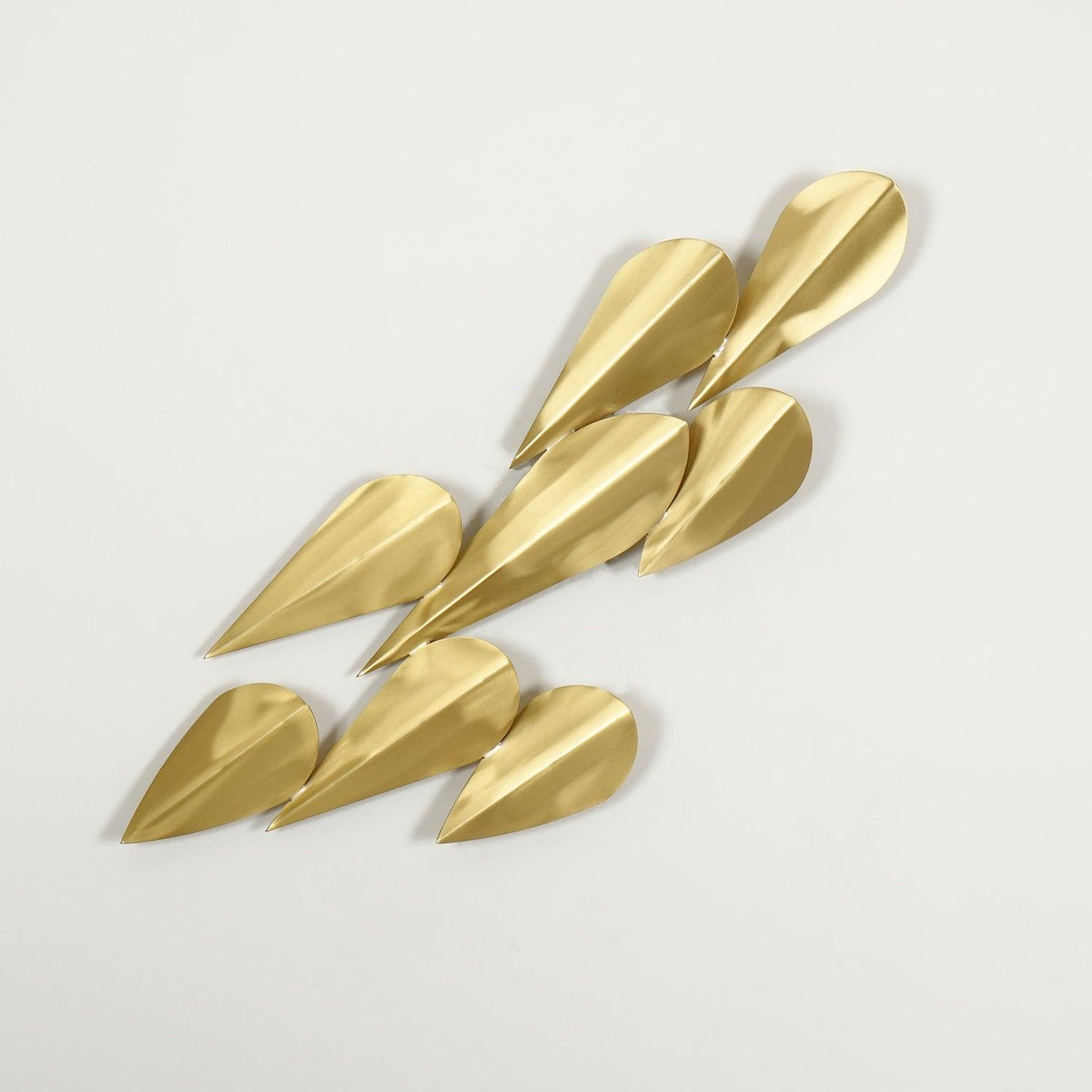 1273 11-leaf brass wall light alternate lighting view
