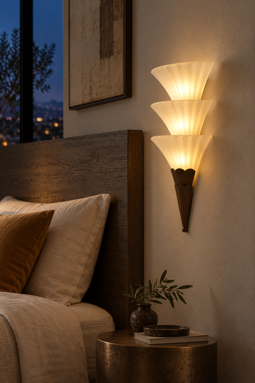 Fanelisse fluted glass wall sconce in Antique Bronze - Three-tier evening bedroom, warm light