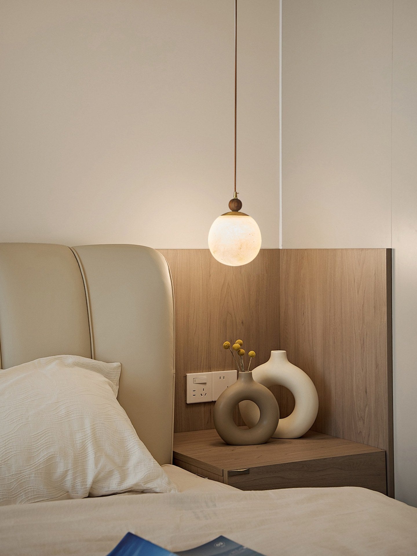 Alabaster Globe Walnut Pendant Light - 06 3-4主图3
